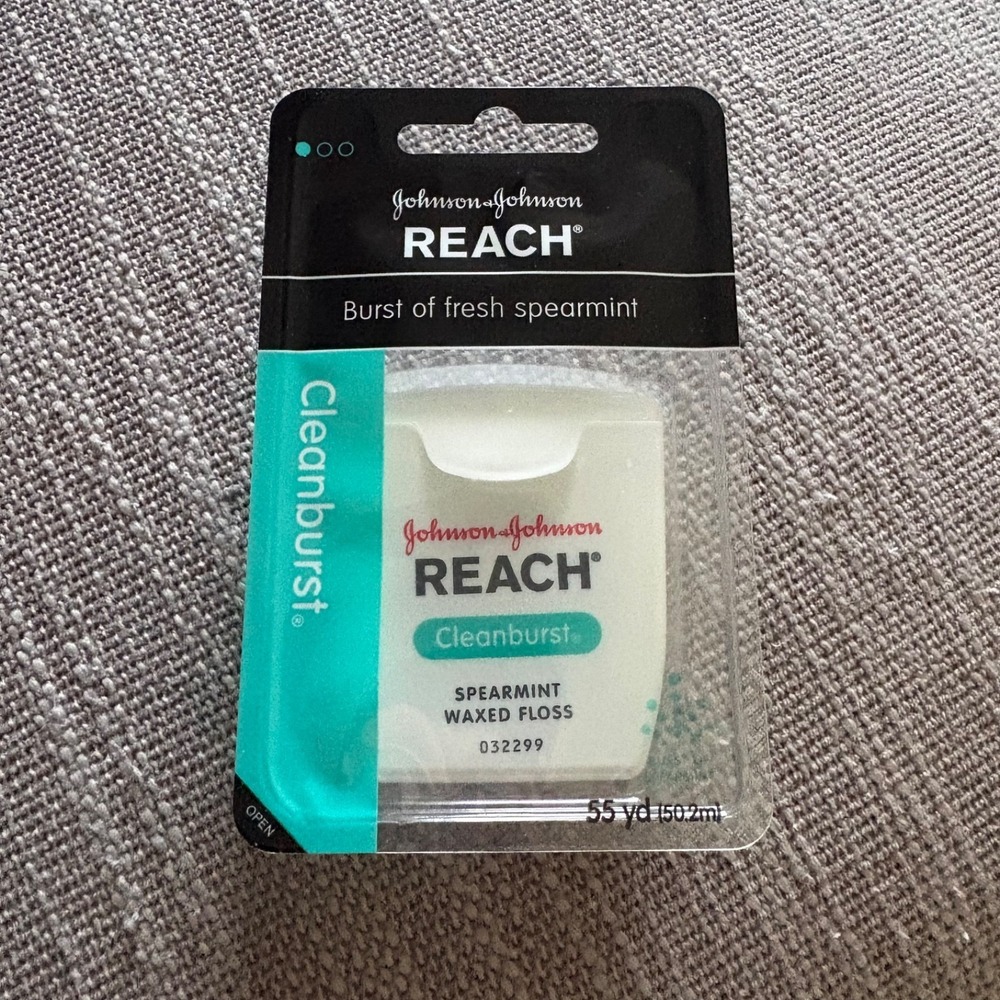 Johnson & Johnson Reach CLEANBURST Spearmint Waxed Dental Floss 55 yd RARE